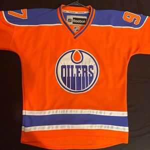 Conor McDavid jersey